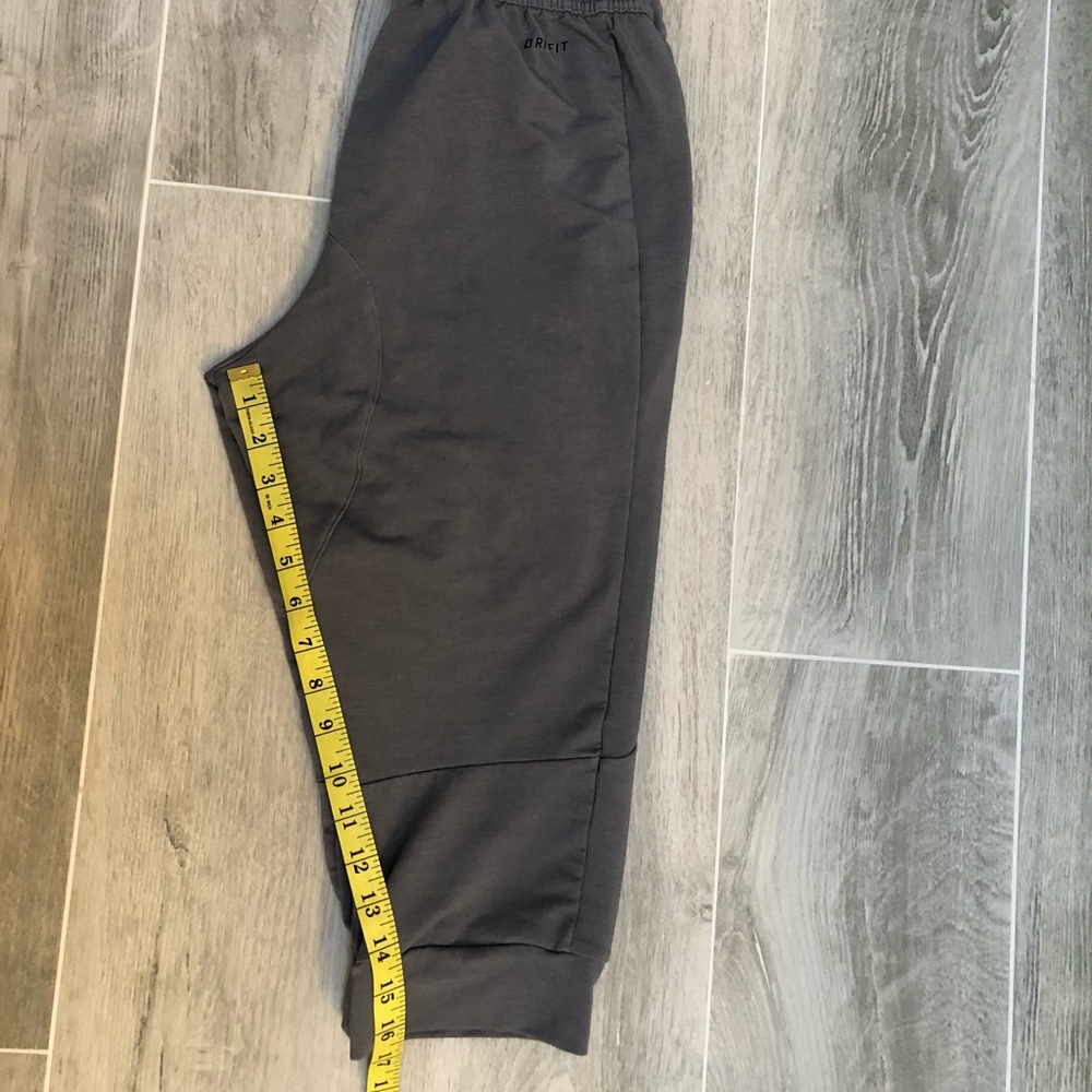Nike Pro Womens Small Charcoal Gray Dri FIT Cropped Capri Joggers Sweatpants EUC - Picture 11 of 11